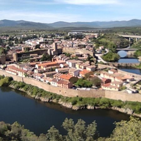 Puente Viejo De Buitrago Casa Fresno Lejlighed Buitrago del Lozoya Eksteriør billede